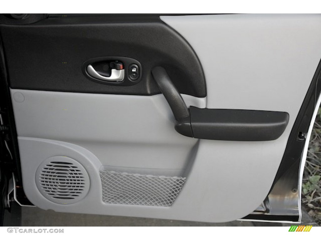 2004 VUE V6 - Polar White / Gray photo #27