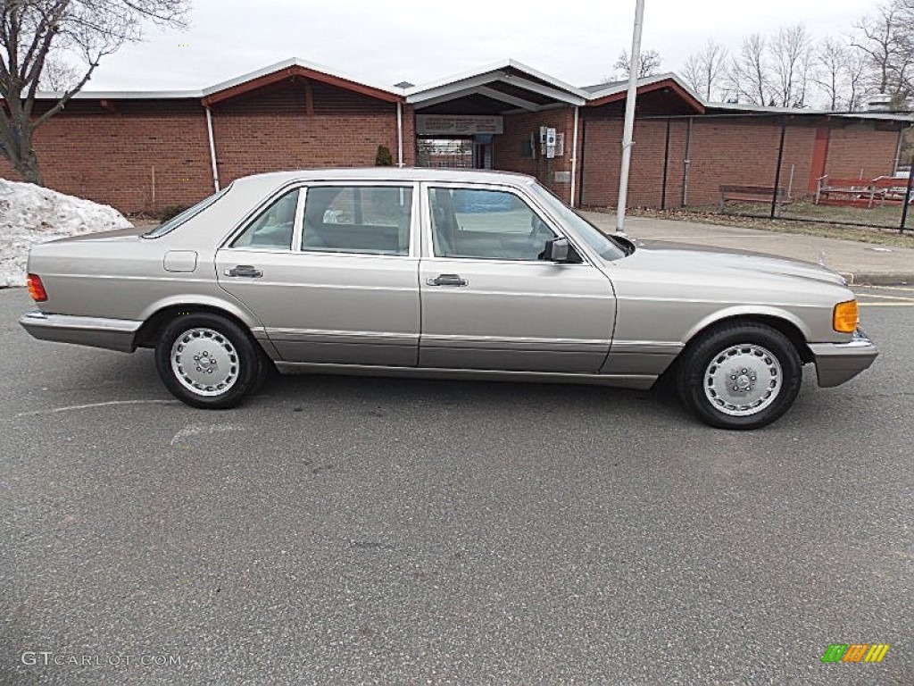 Smoke Silver Metallic 1990 Mercedes-Benz 420 SEL Sedan Exterior Photo #91469965