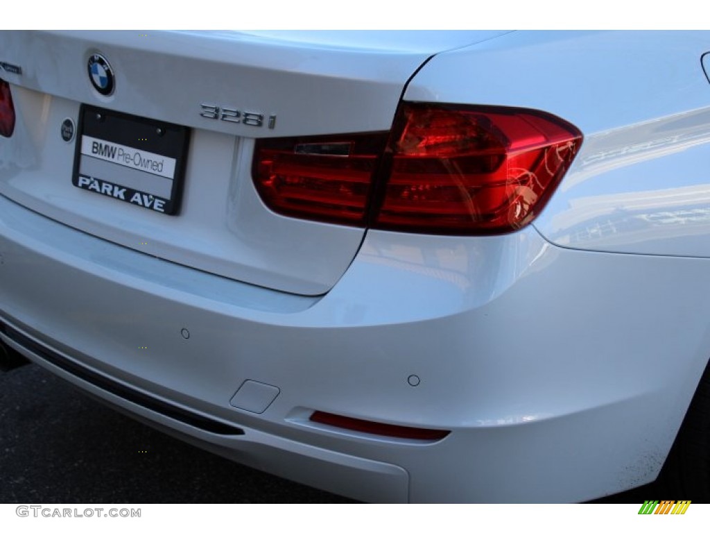 2013 3 Series 328i xDrive Sedan - Mineral White Metallic / Black photo #21