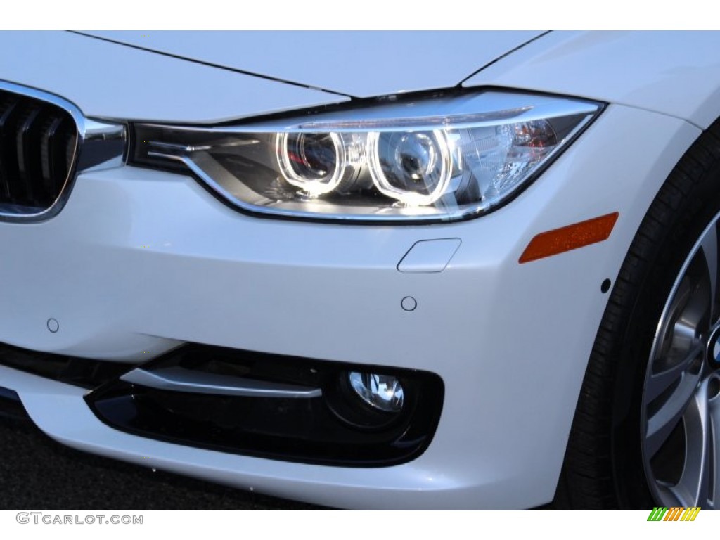2013 3 Series 328i xDrive Sedan - Mineral White Metallic / Black photo #29