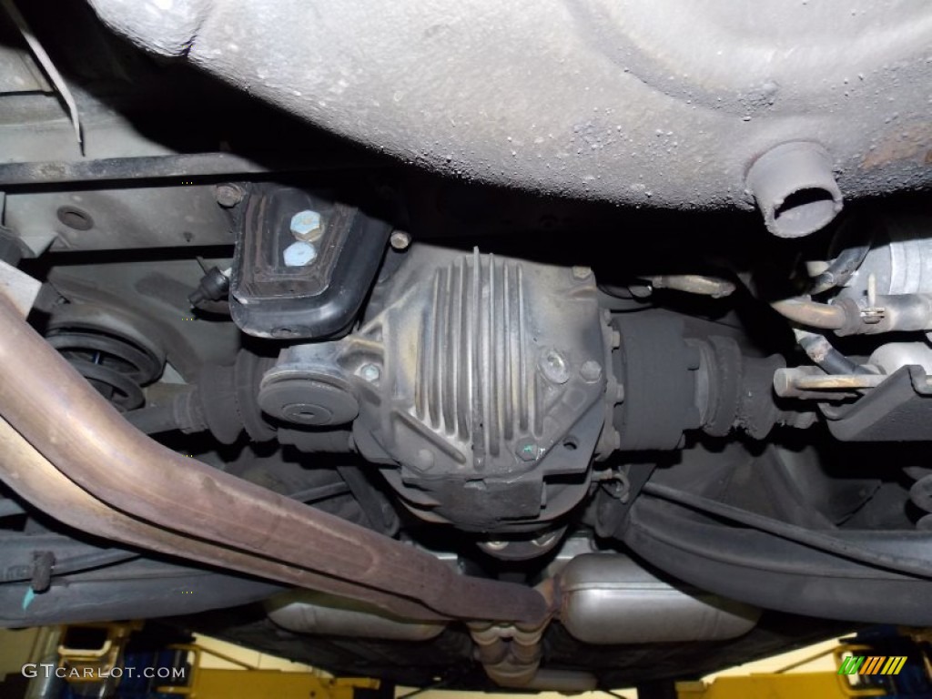 1990 Mercedes-Benz 420 SEL Sedan Undercarriage Photos