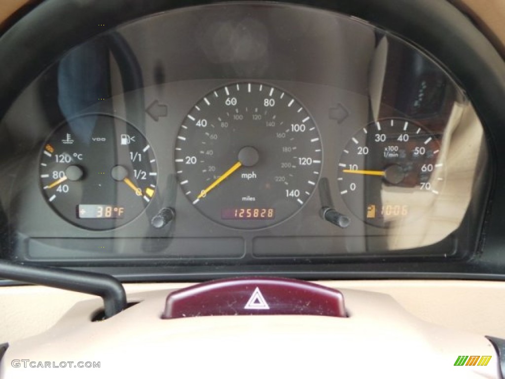 2001 Mercedes-Benz ML 320 4Matic Gauges Photo #91480573