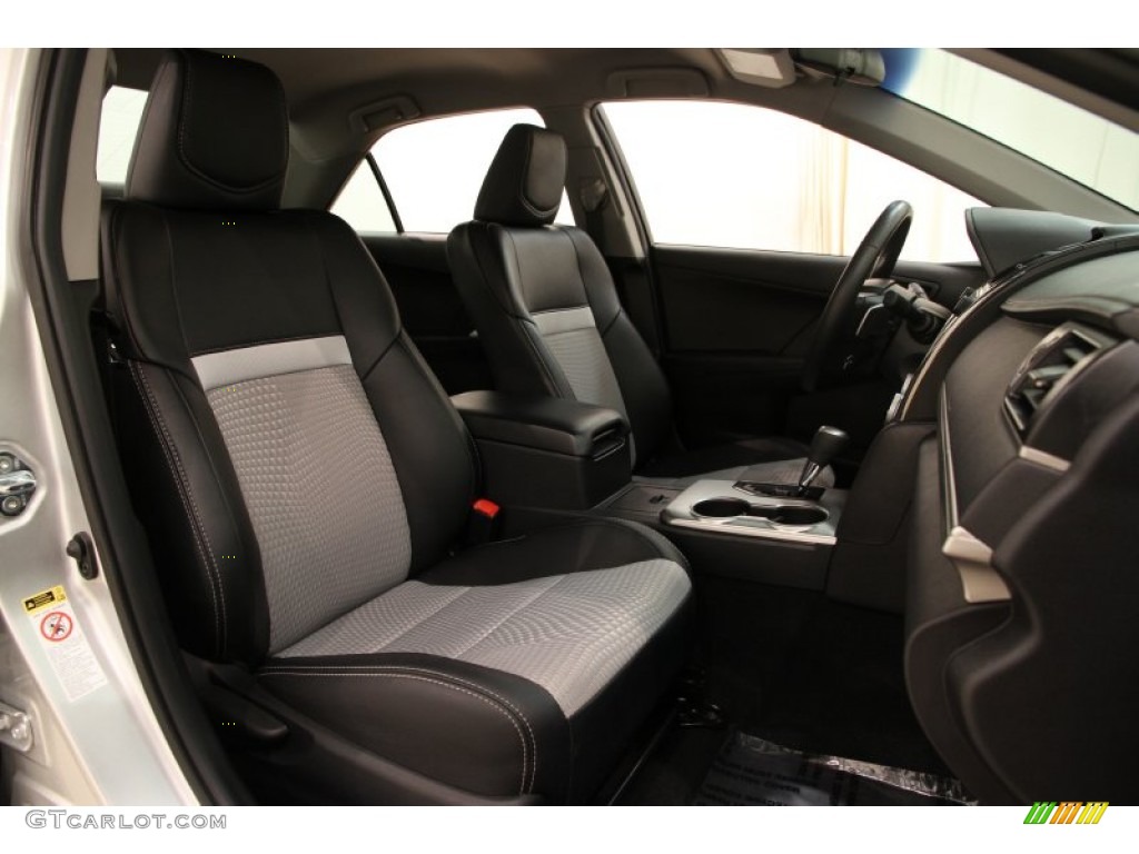 Black/Ash Interior 2012 Toyota Camry SE Photo #91488142