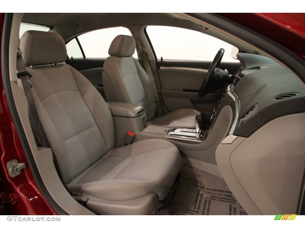 2009 Aura XE - Red Jewel Tintcoat / Gray photo #12