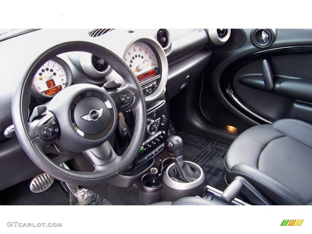 2012 Cooper S Countryman - Pure Red / Carbon Black photo #13