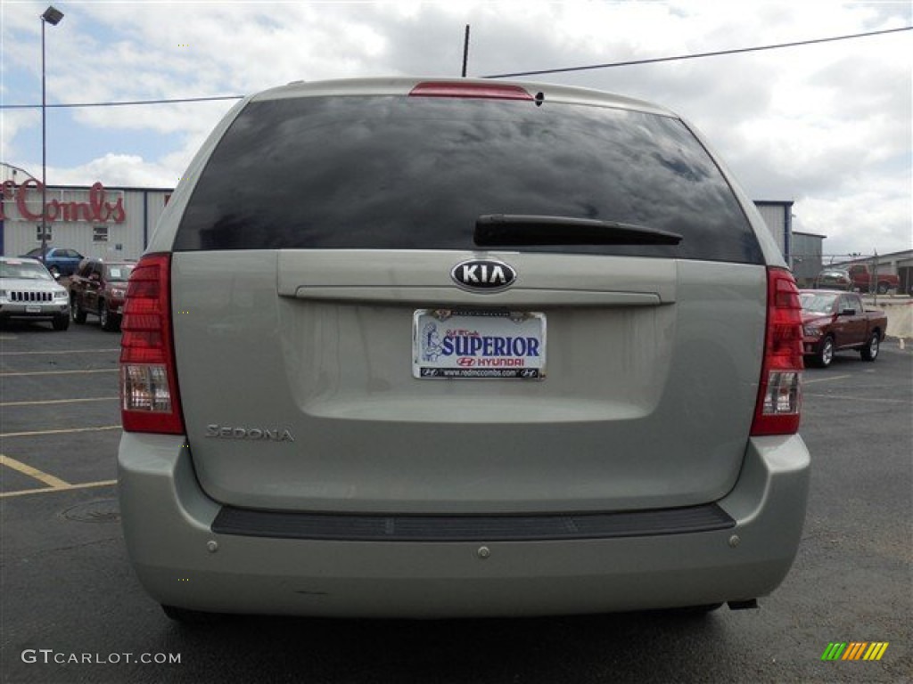 2014 Sedona LX - Silverstone Beige / Beige photo #10