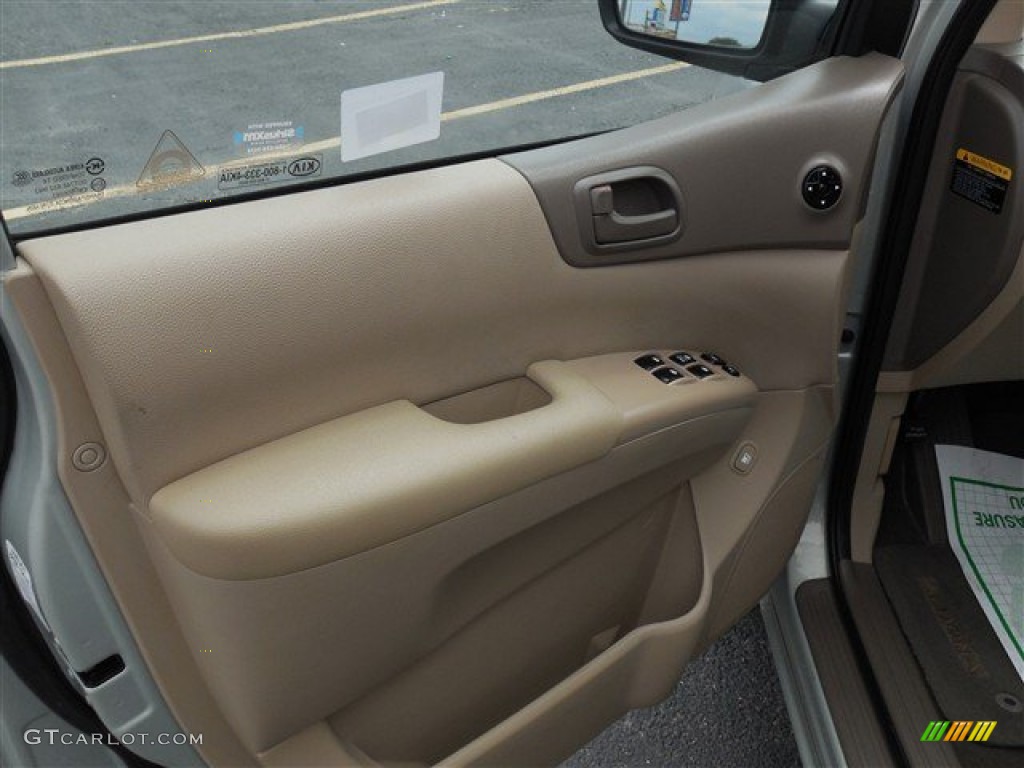 2014 Sedona LX - Silverstone Beige / Beige photo #12