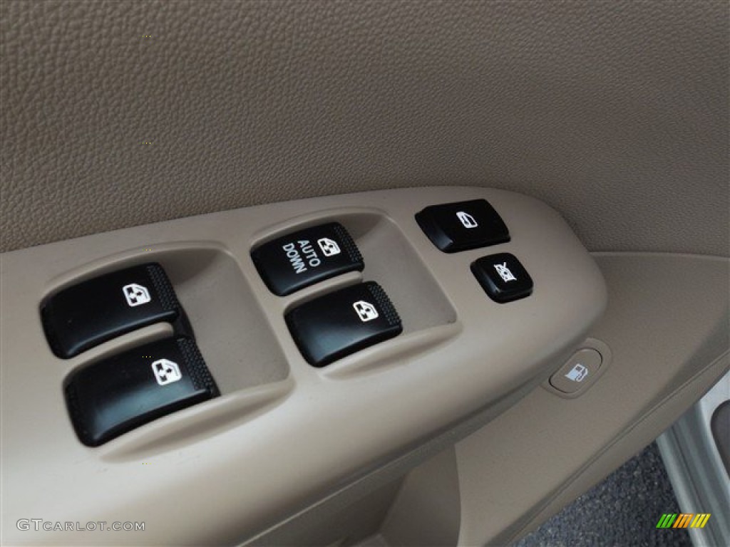 2014 Sedona LX - Silverstone Beige / Beige photo #19