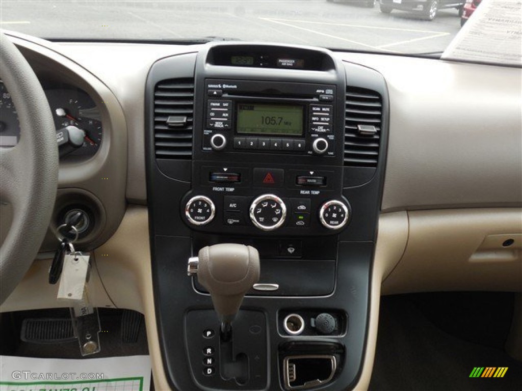 2014 Sedona LX - Silverstone Beige / Beige photo #22