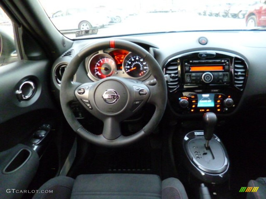 2014 Nissan Juke NISMO AWD Dashboard Photos