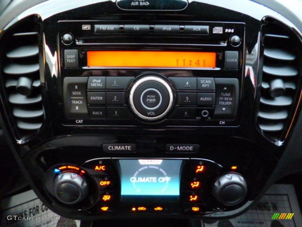 2014 Nissan Juke NISMO AWD Controls Photo #91502905
