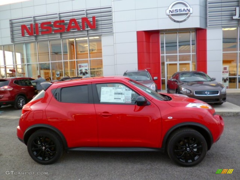 2014 Juke S AWD - Red Alert / Black photo #8