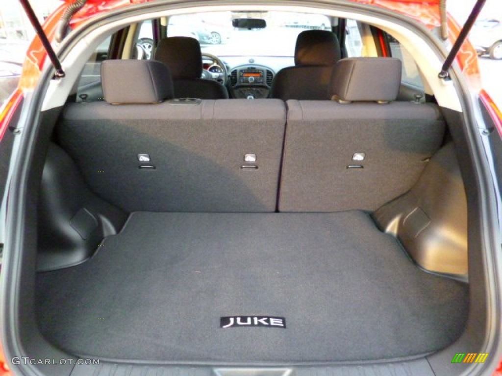 2014 Juke S AWD - Red Alert / Black photo #13