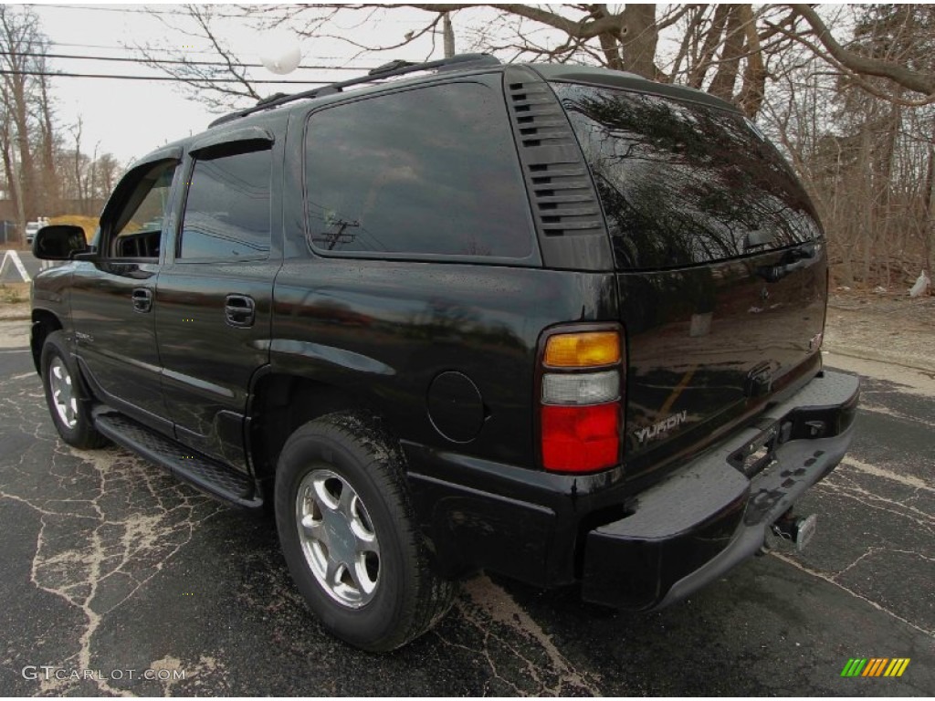 2005 Yukon Denali AWD - Onyx Black / Stone Gray photo #4