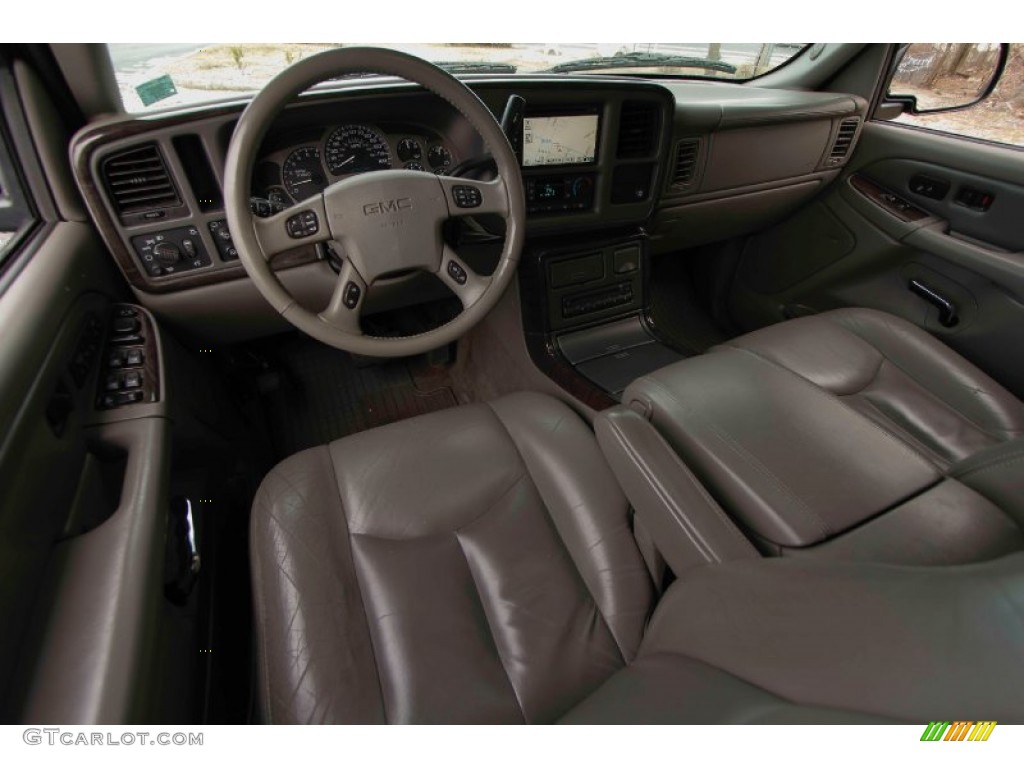 2005 Yukon Denali AWD - Onyx Black / Stone Gray photo #16