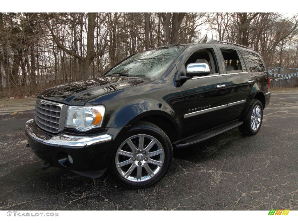 Brilliant Black Crystal Pearl Chrysler Aspen