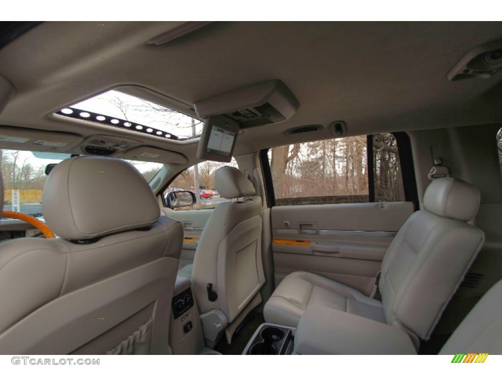 2008 Aspen Limited 4WD - Brilliant Black Crystal Pearl / Light Graystone photo #26