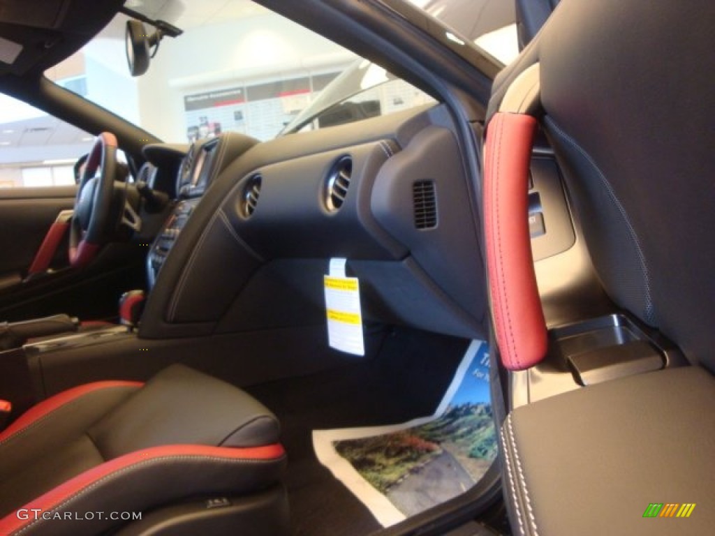 2014 Nissan GT-R Black Edition Black Edition Black/Red Dashboard Photo #91518968