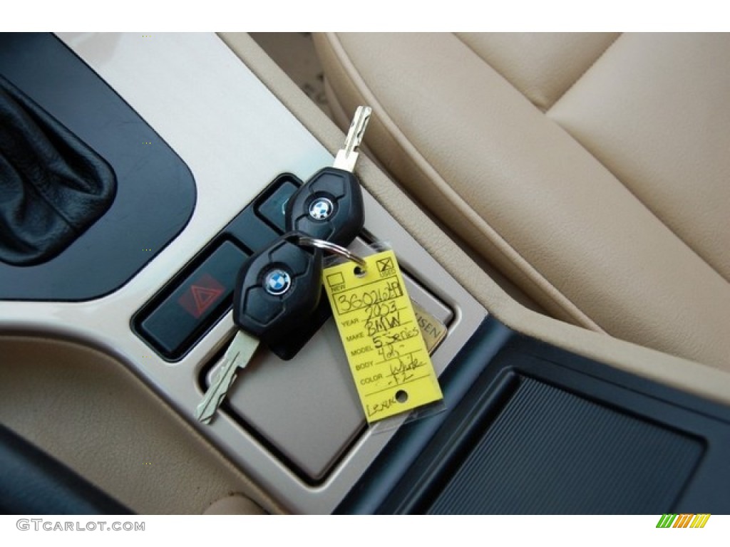 2003 BMW 5 Series 525i Sedan Keys Photos