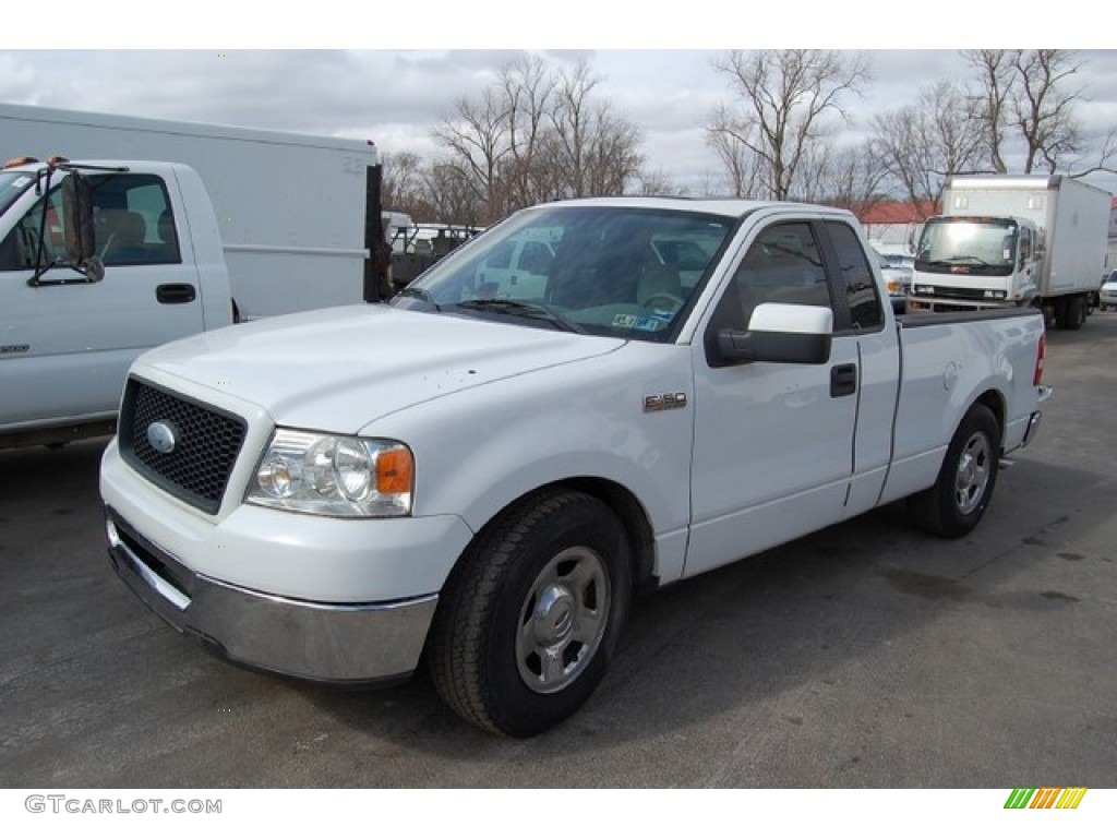 2006 F150 XLT Regular Cab - Oxford White / Flint photo #2