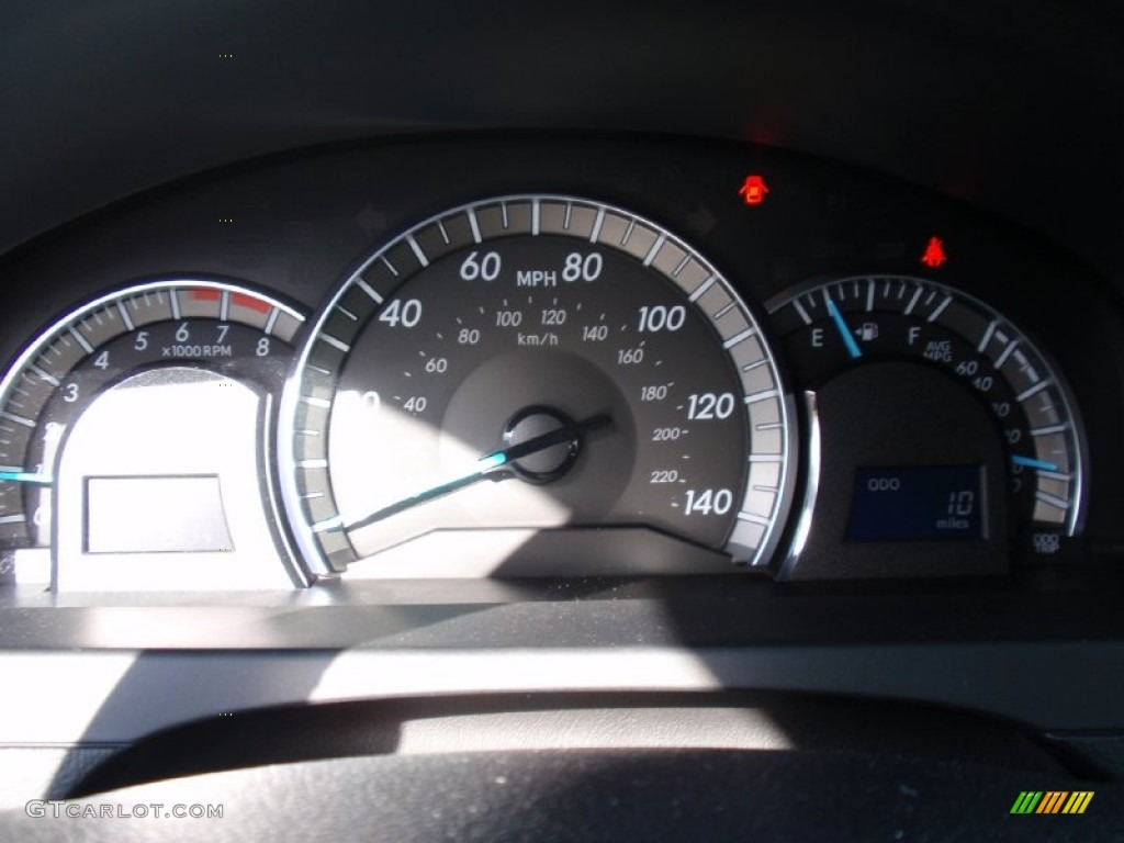 2014 Camry SE - Magnetic Gray Metallic / Black photo #32