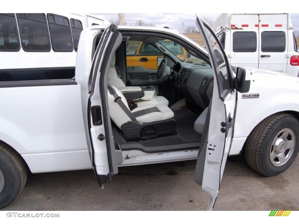2006 F150 XLT Regular Cab - Oxford White / Flint photo #29