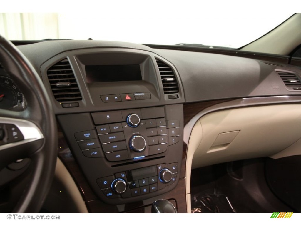 2011 Buick Regal CXL Controls Photo #91541804