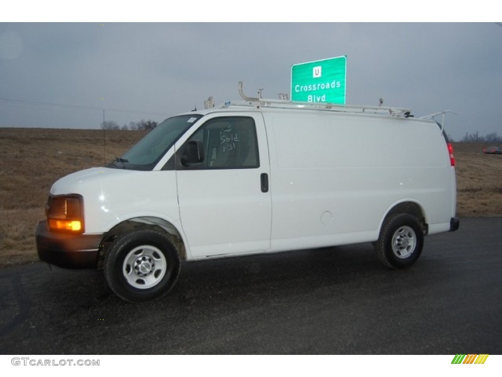 2010 Express 2500 Work Van - Summit White / Neutral photo #1