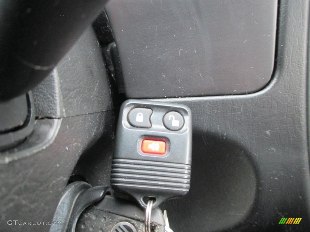 2005 Mariner V6 Premier 4WD - Black / Black photo #11