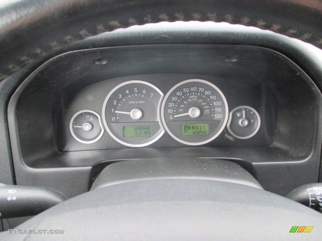 2005 Mariner V6 Premier 4WD - Black / Black photo #14