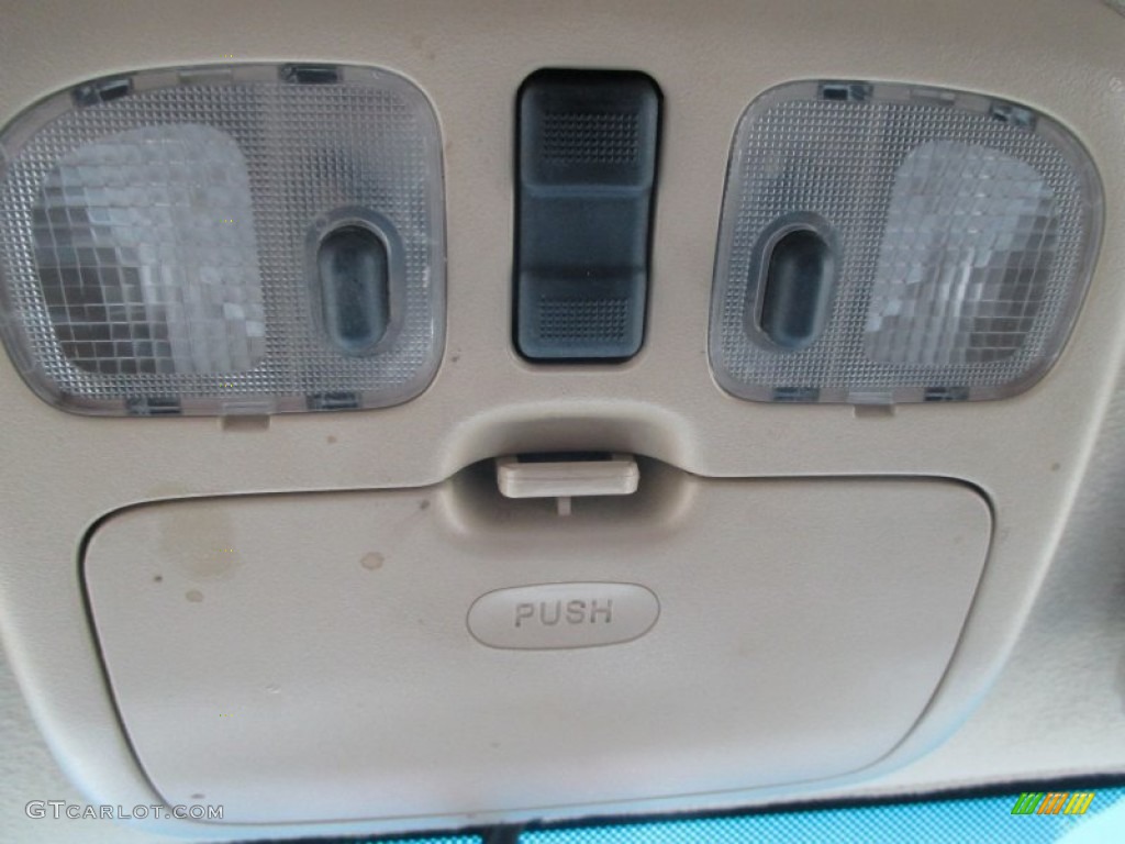 2005 Mariner V6 Premier 4WD - Black / Black photo #18