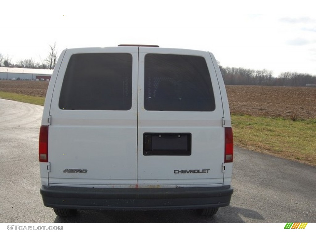 2005 Astro Cargo Van - Summit White / Medium Gray photo #3