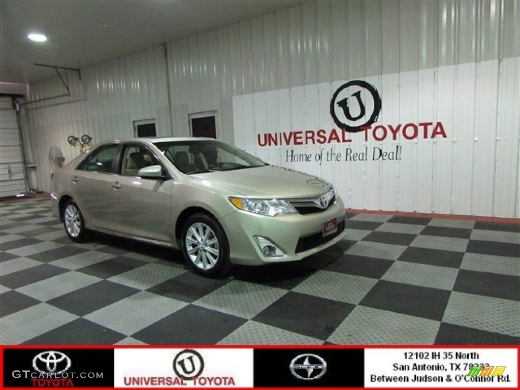 2014 Camry XLE - Creme Brulee Metallic / Ivory photo #1