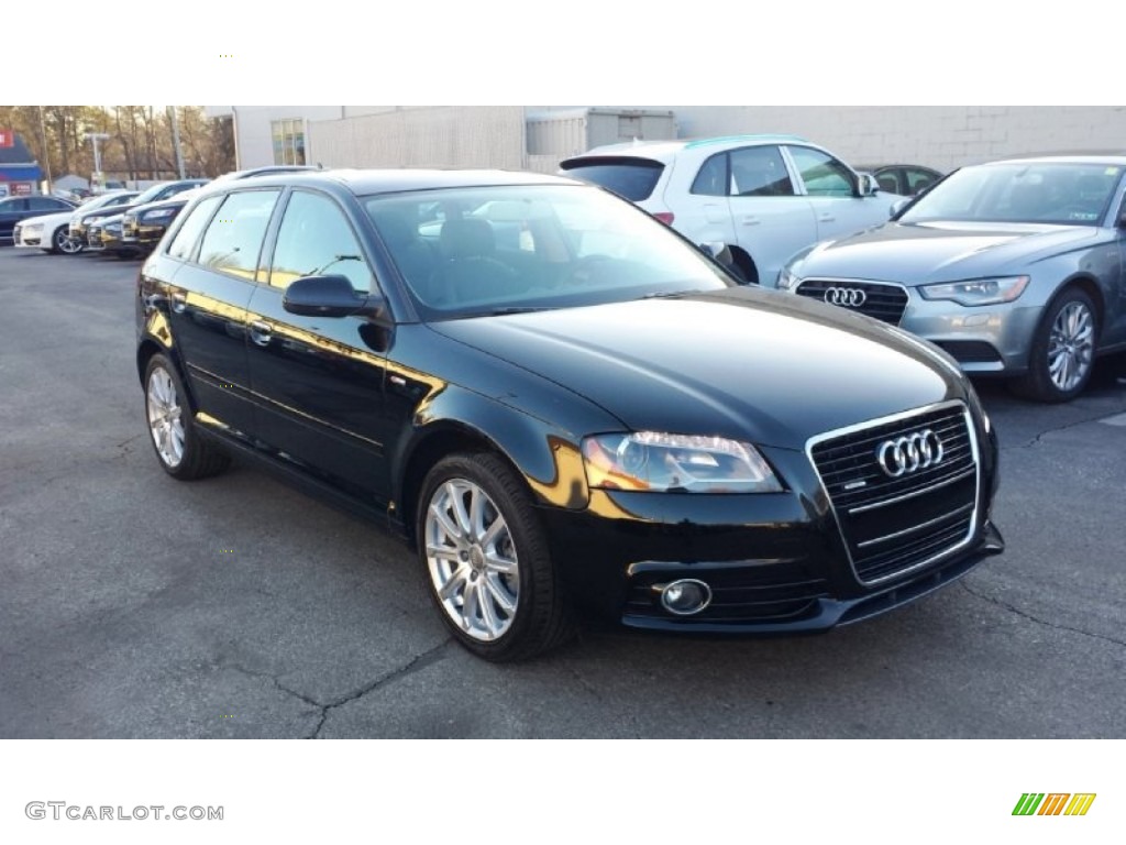 2013 Audi A3 2.0 TFSI quattro Exterior Photos