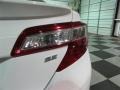 Super White - Camry SE Photo No. 6