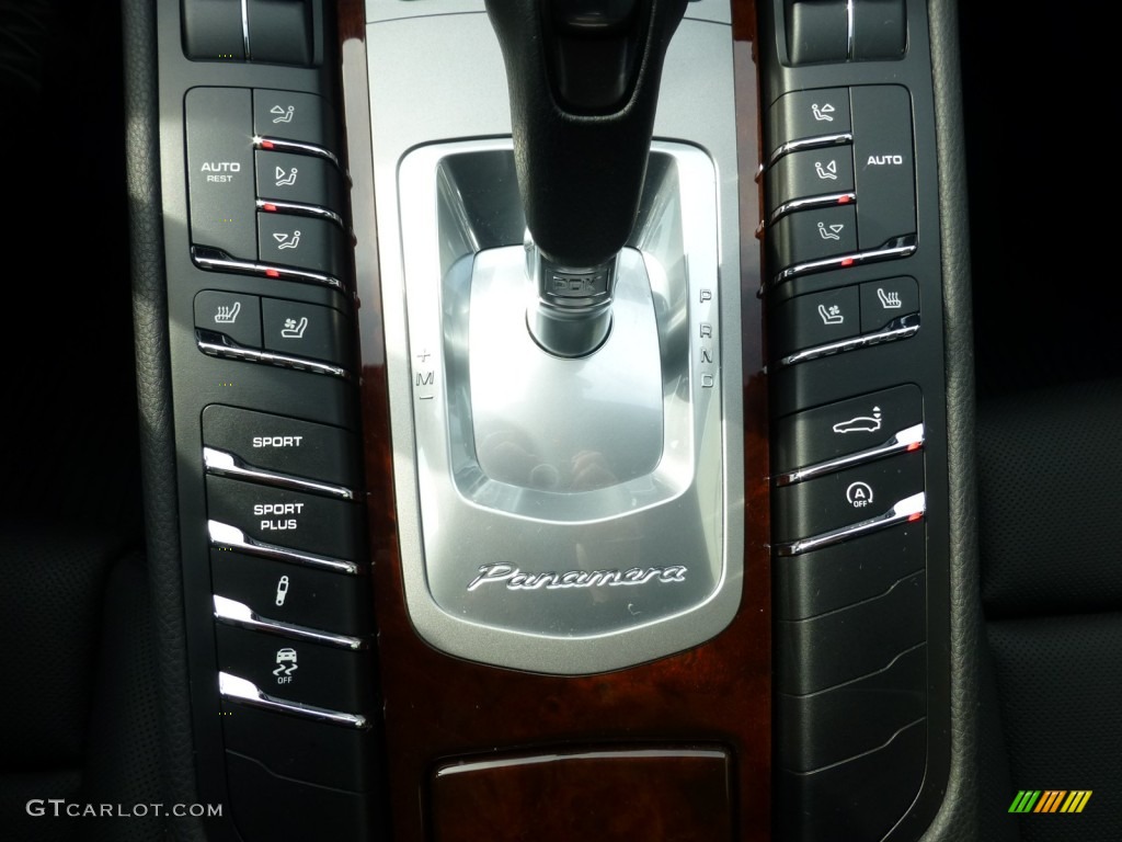2012 Porsche Panamera 4S Controls Photos