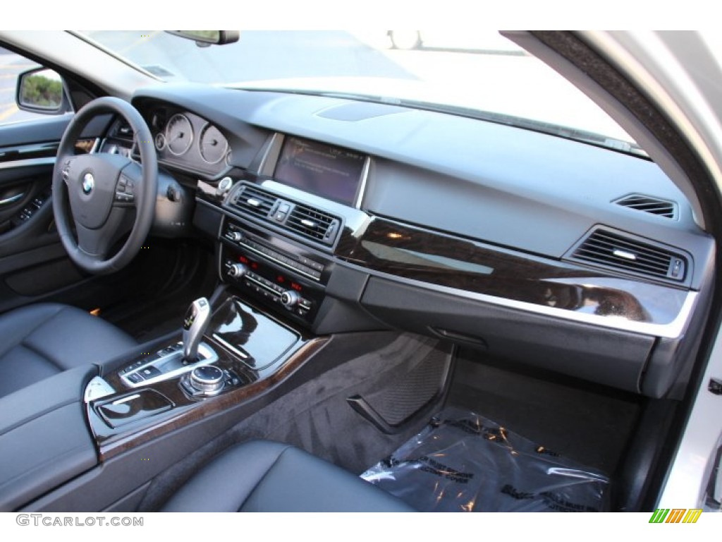 2014 BMW 5 Series 528i xDrive Sedan Black Dashboard Photo #91581449