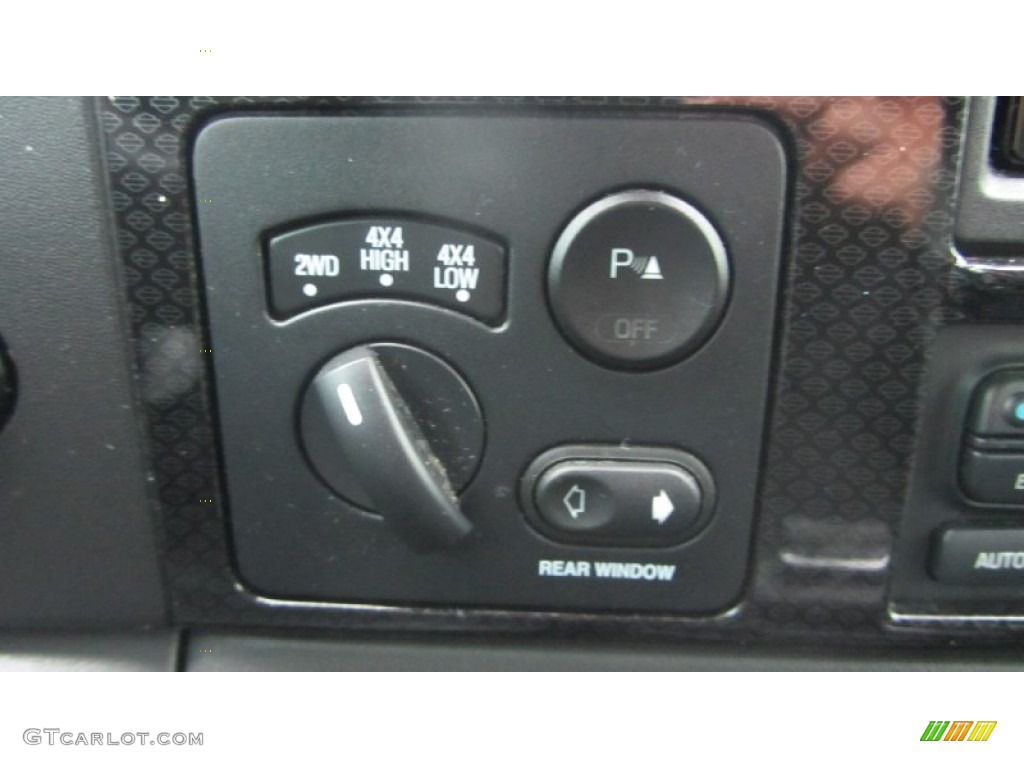 2006 Ford F350 Super Duty Harley Davidson Crew Cab 4x4 Controls Photo #91589519