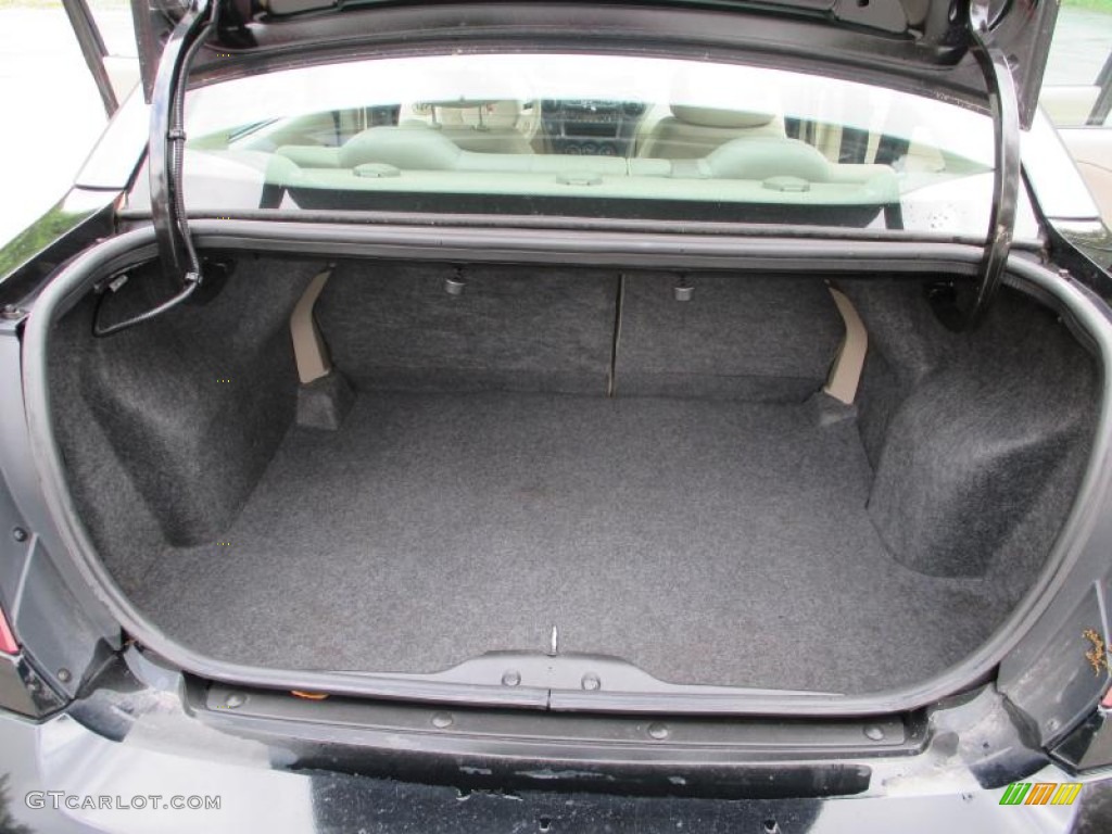 2003 ION 2 Sedan - Black / Tan photo #20