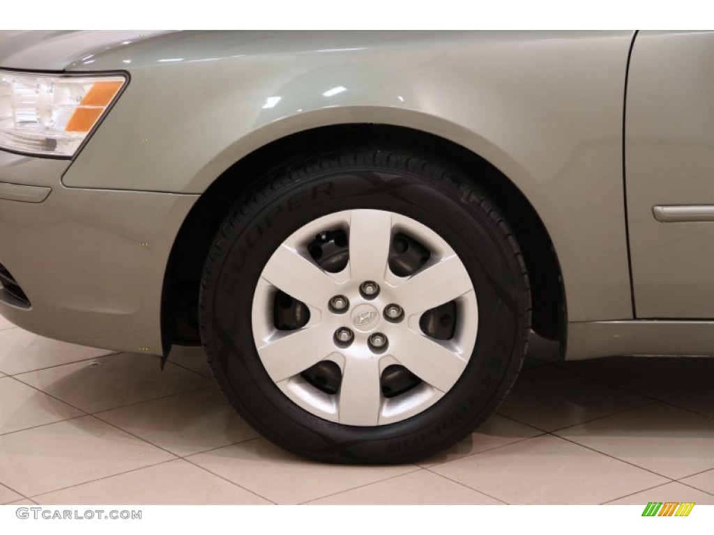 2010 Hyundai Sonata GLS Wheel Photos