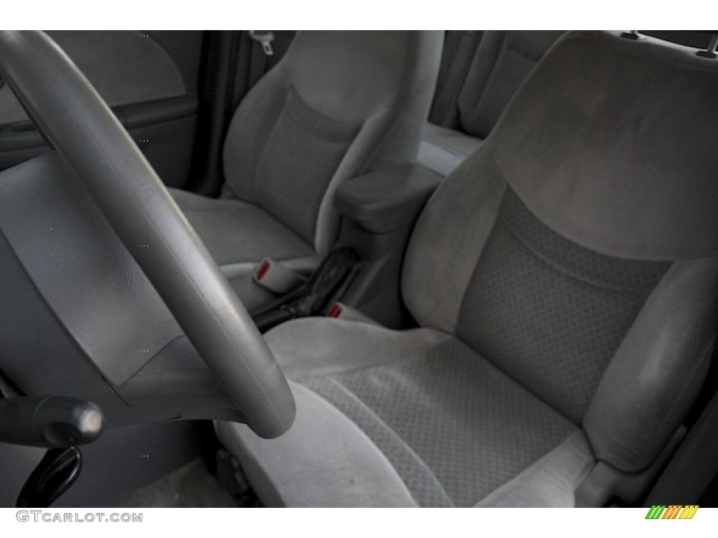 2004 ION 3 Sedan - Storm Grey / Grey photo #13