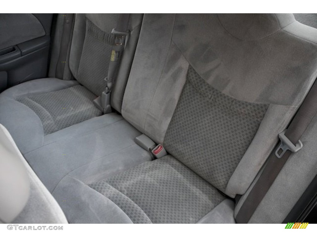 2004 ION 3 Sedan - Storm Grey / Grey photo #15