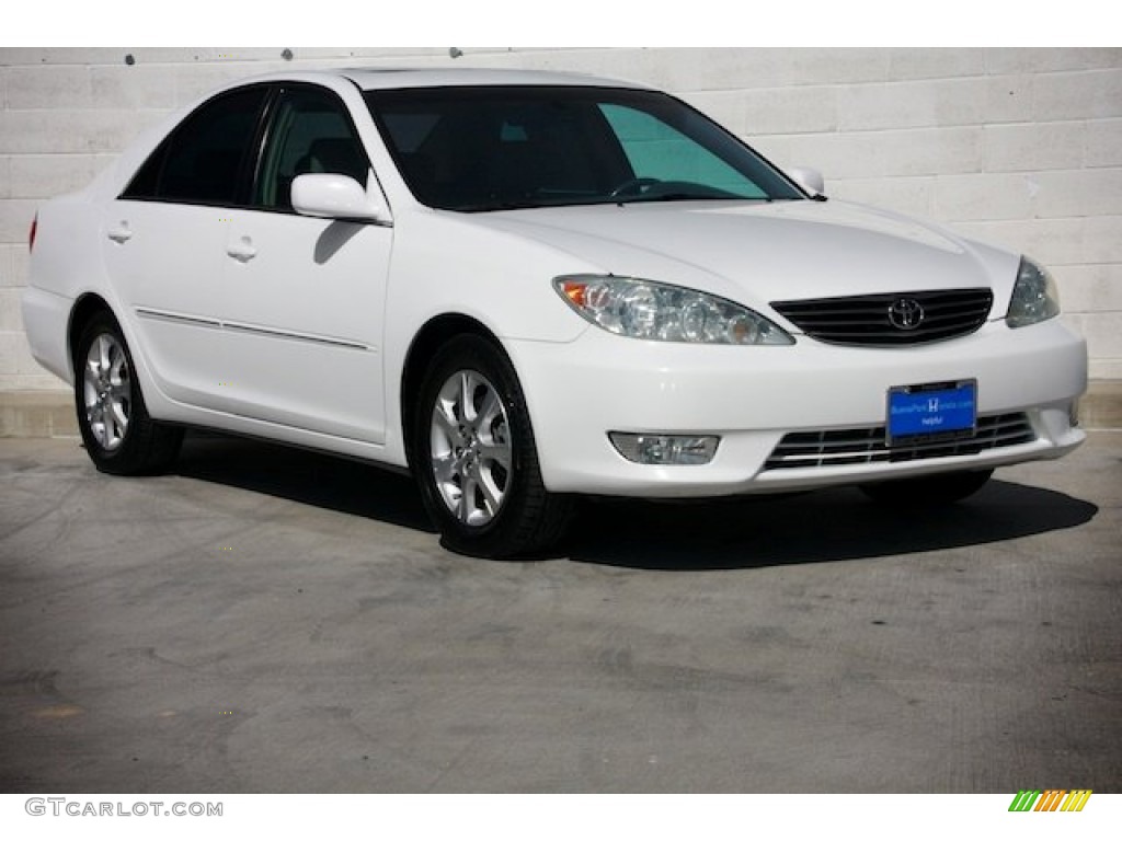 2006 Camry XLE V6 - Super White / Taupe photo #1