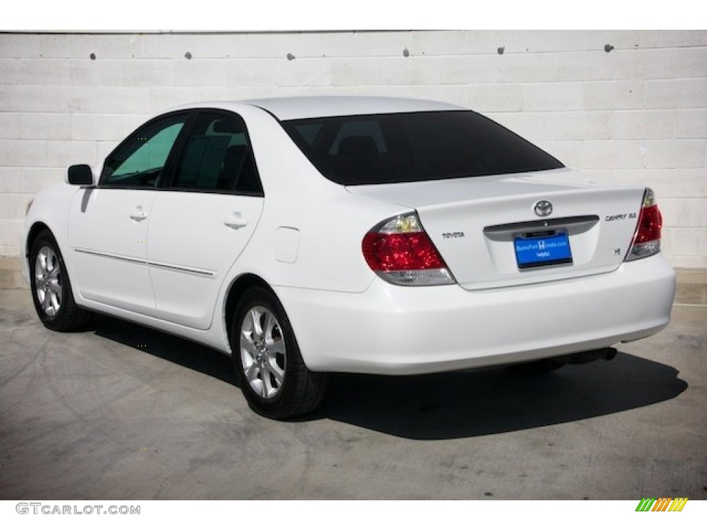 2006 Camry XLE V6 - Super White / Taupe photo #2
