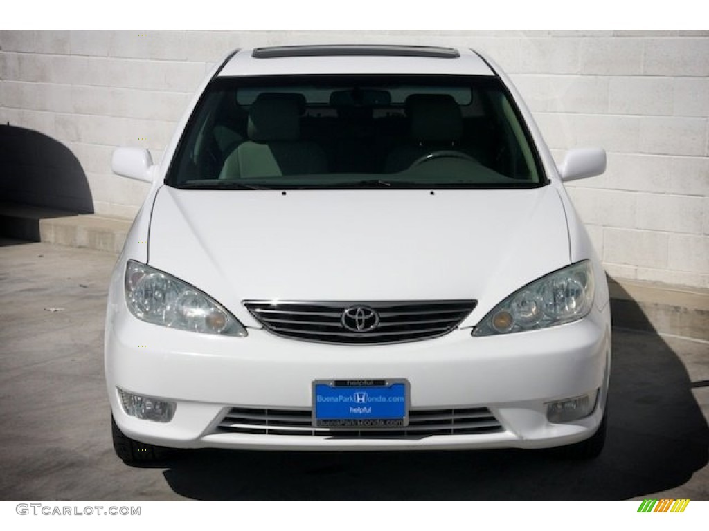 2006 Camry XLE V6 - Super White / Taupe photo #8