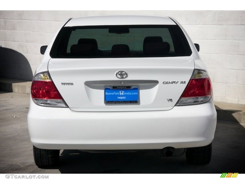 2006 Camry XLE V6 - Super White / Taupe photo #11