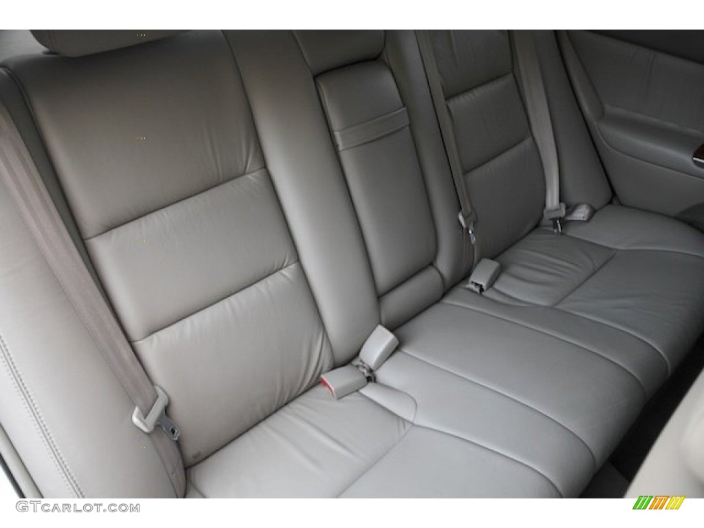 2006 Camry XLE V6 - Super White / Taupe photo #19