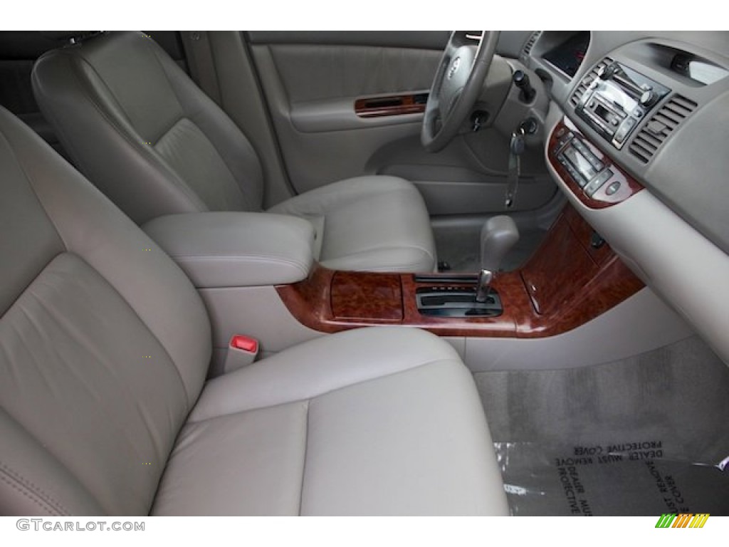 2006 Camry XLE V6 - Super White / Taupe photo #20