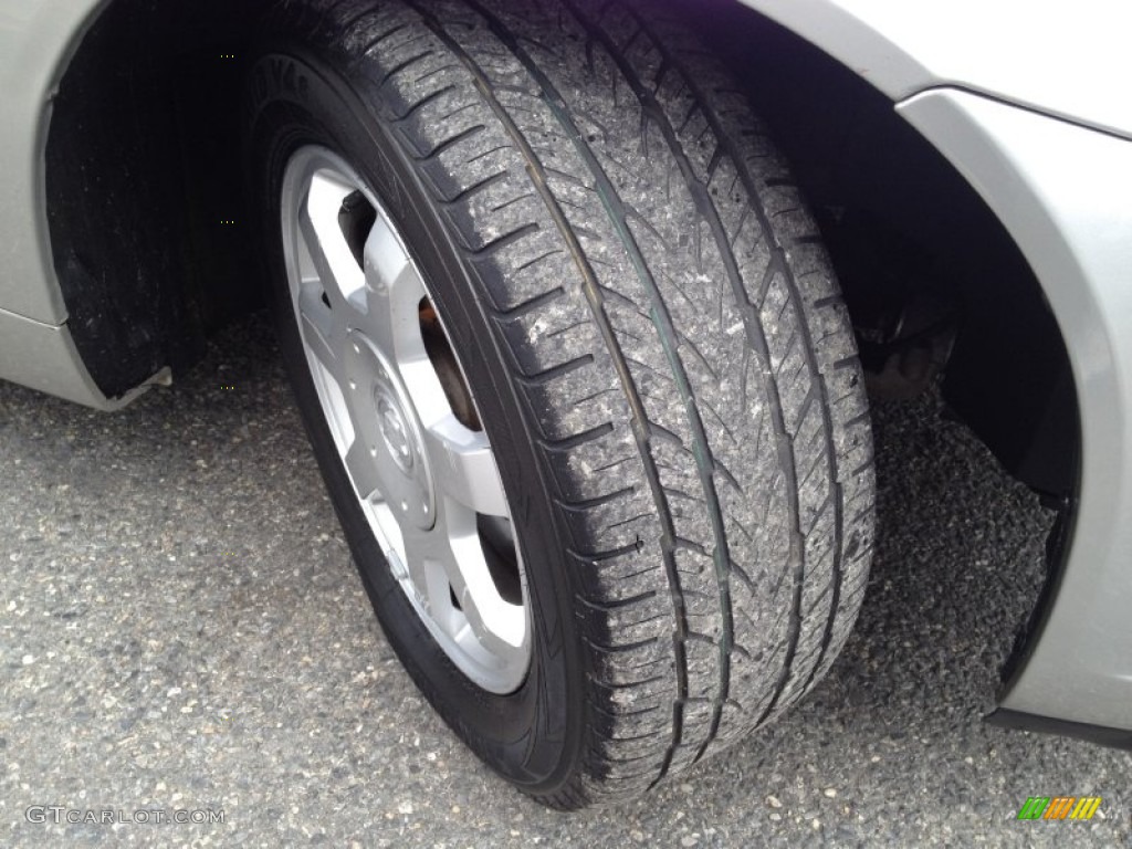 2004 CTS Sedan - Light Platinum / Light Gray/Ebony photo #2