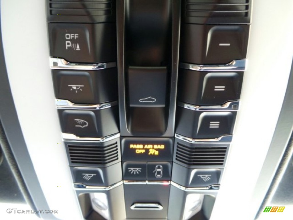 2014 Porsche Panamera Turbo Executive Controls Photo #91614836